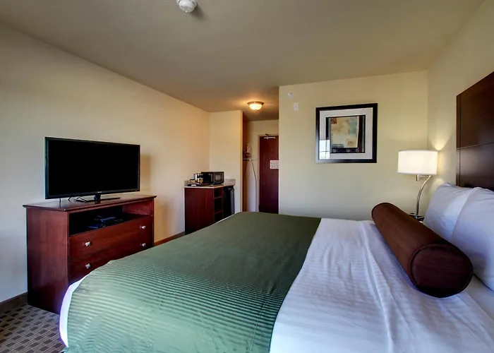 Hotel Cobblestone & -