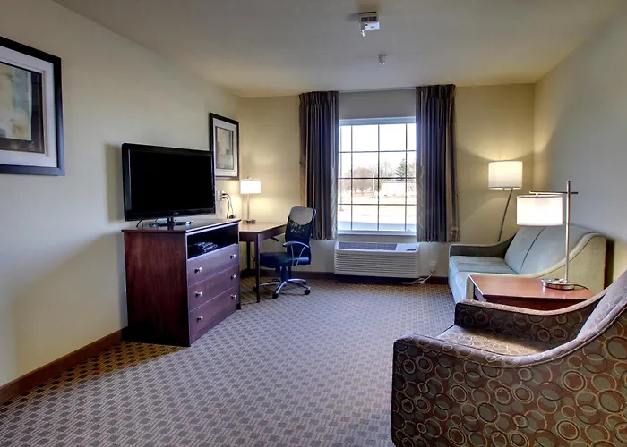 Hotel Cobblestone & - Newton