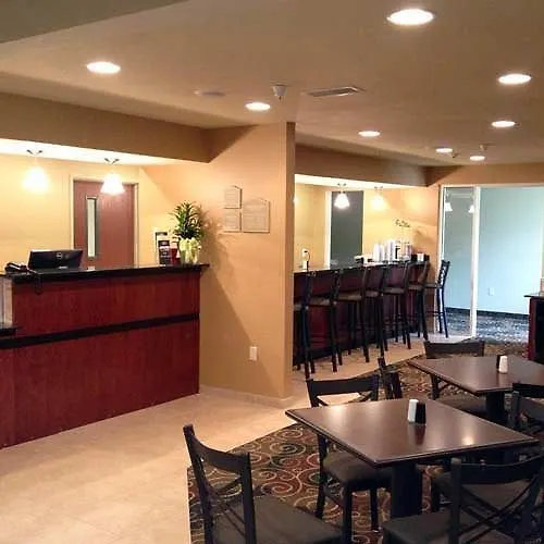 Cobblestone & - Hotel Newton