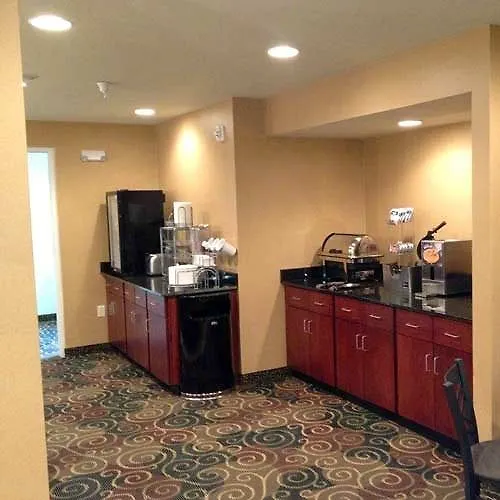 Hotel Cobblestone & - Newton